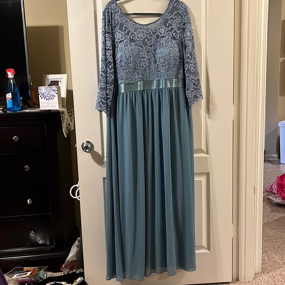 Plus Size See-Through Floor Length Lace Evening Dress with Half Sleeve size 26